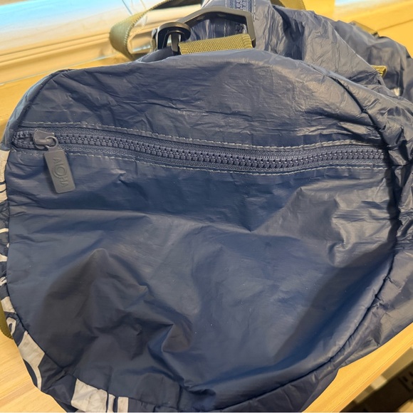 “The Aloha Collection” Original, Day Tripper Bag and Travel Toiletry Pouch - Picture 9 of 16